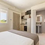 Hotel V Luxury *